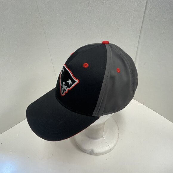 New England Patriots StrapBack Hat Cap Team OSFA NFL Football - Black Silver - Picture 2 of 6